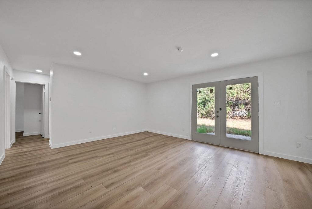 813 Panay Way Drive - Photo 8
