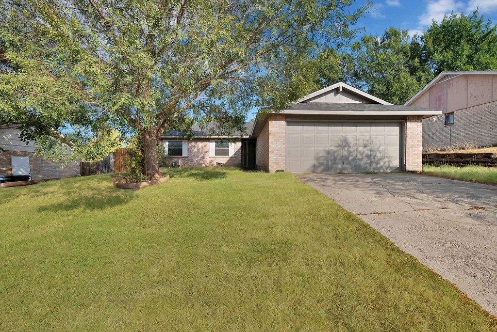 813 Panay Way Drive - Photo 0