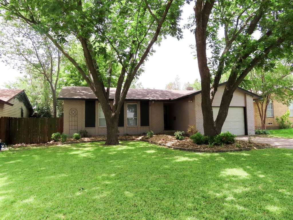 808 E Heath Street - Photo 0