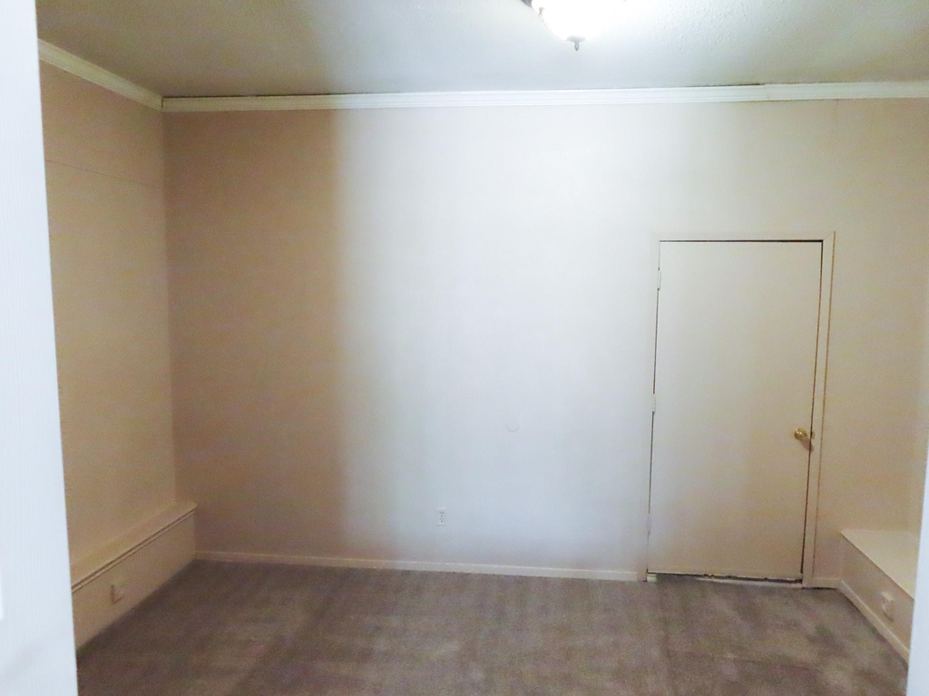 808 E Heath Street - Photo 2