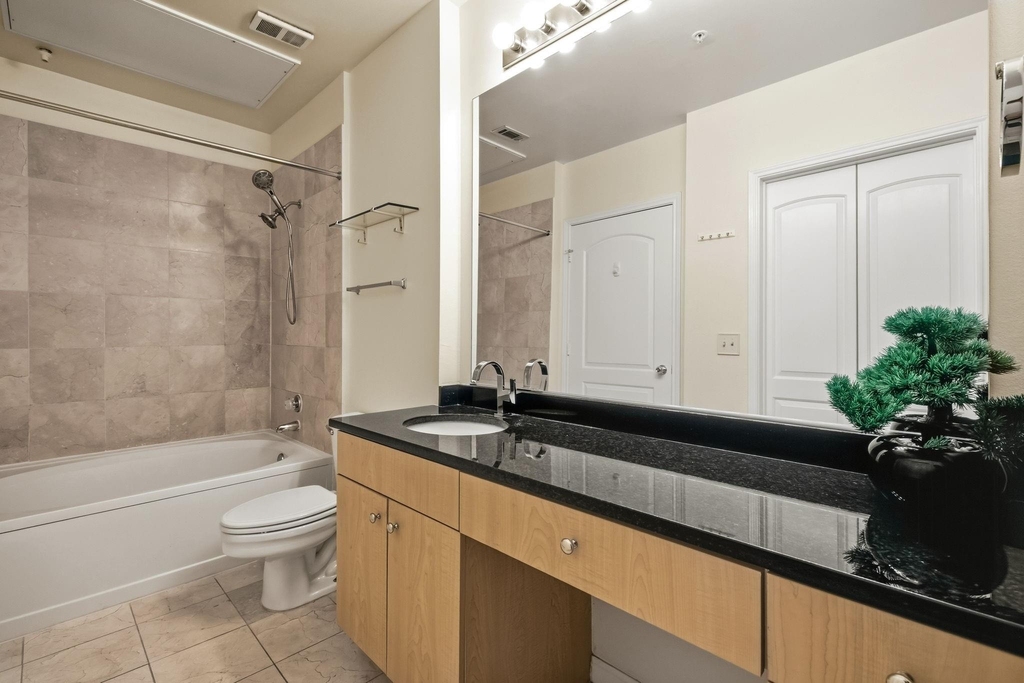 3225 Turtle Creek Boulevard - Photo 7