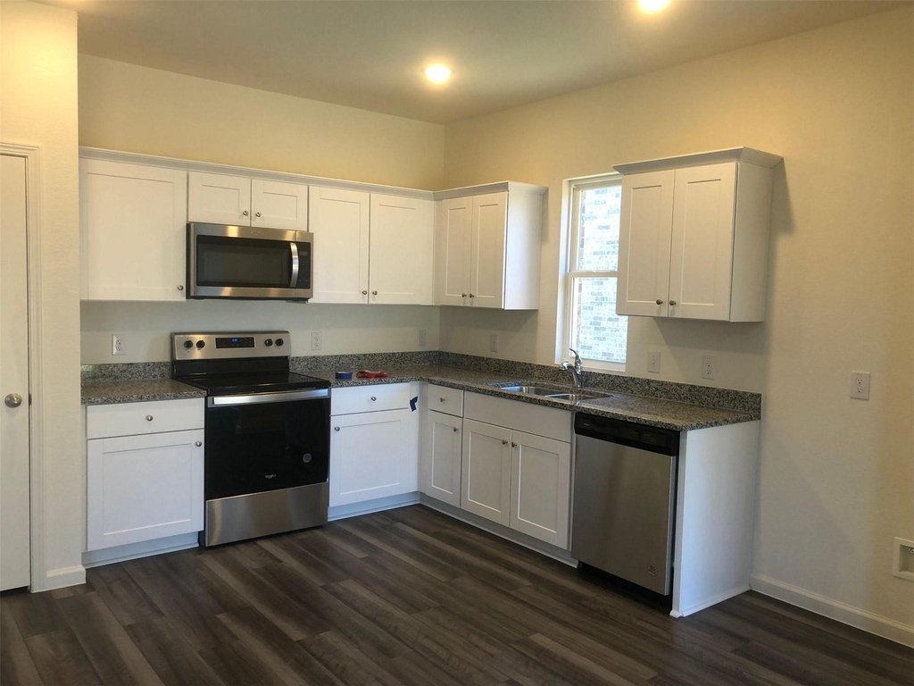 808 Juniper Street - Photo 3