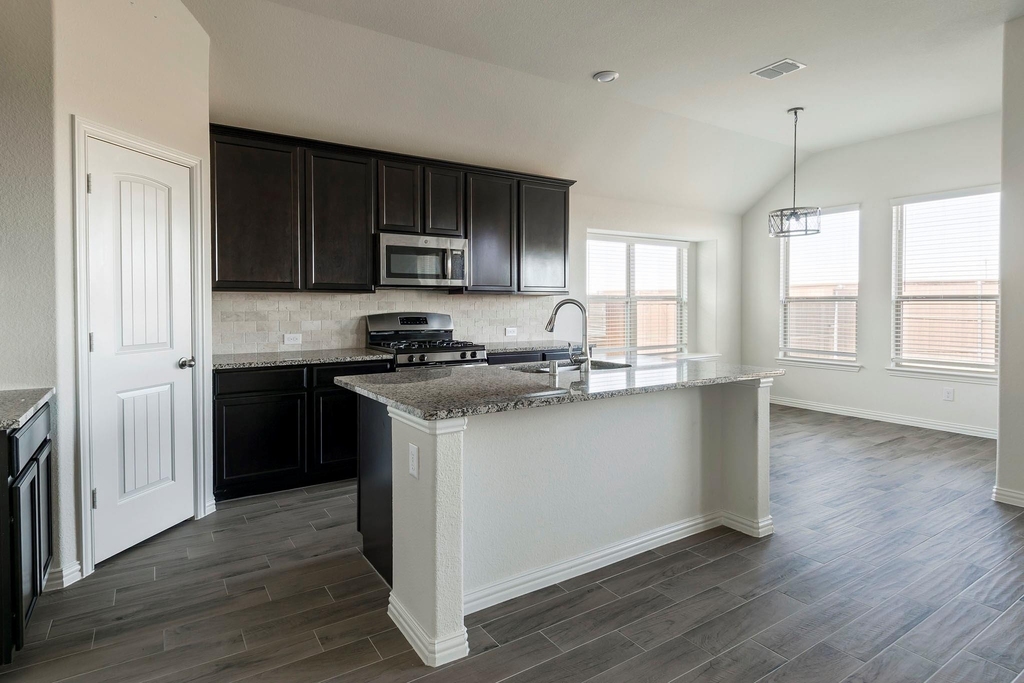 6225 Sutton Fields Trail - Photo 10
