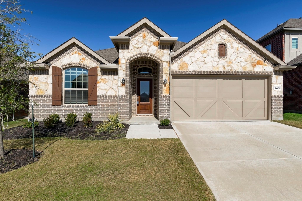 6225 Sutton Fields Trail - Photo 0