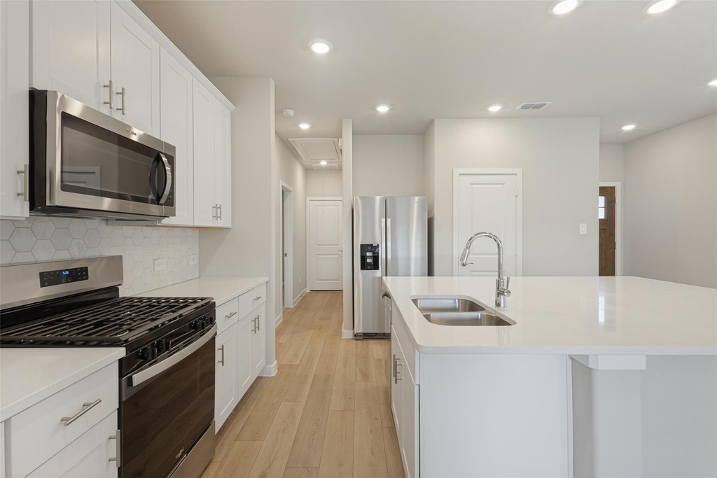 6006 Alderton Drive - Photo 4