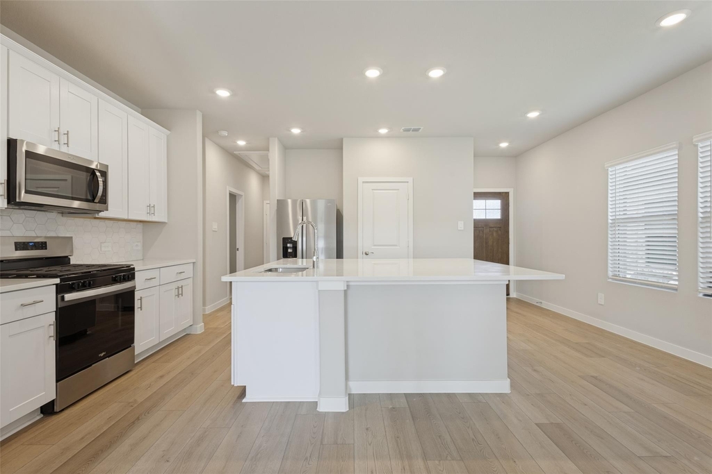 6006 Alderton Drive - Photo 5