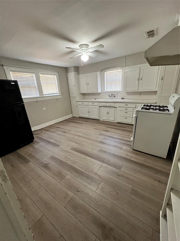 303 N 4th Street - Photo 3