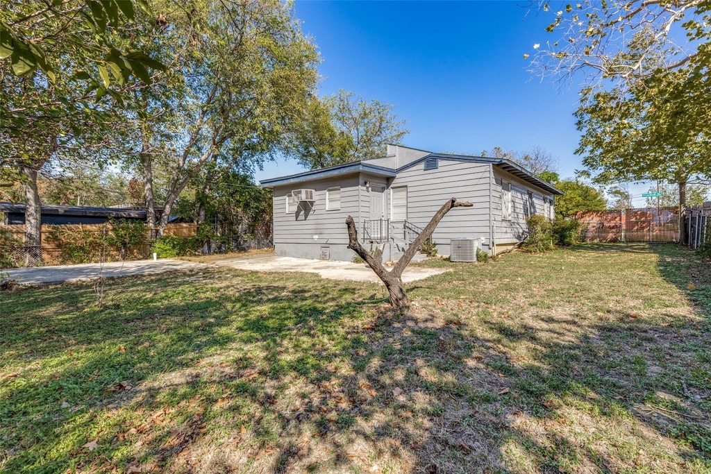 4256 Standish Road - Photo 16