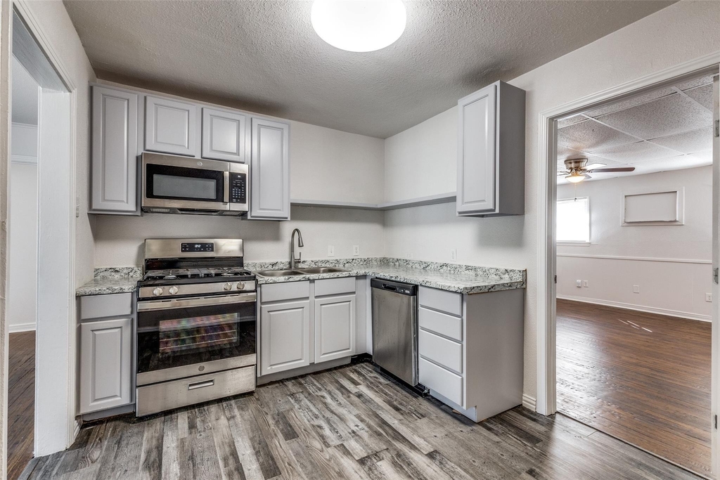 4256 Standish Road - Photo 3