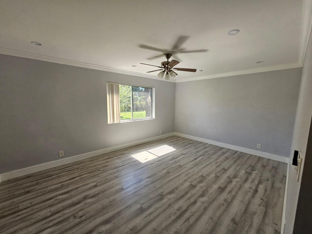 2148 Sherwood Forest Boulevard - Photo 11