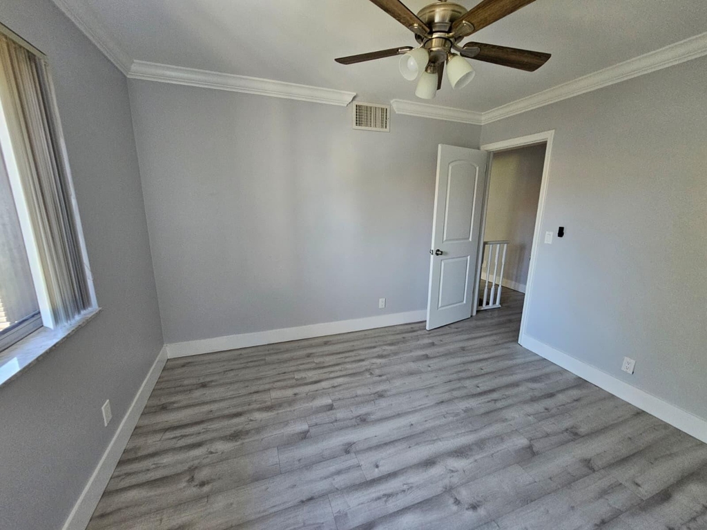 2148 Sherwood Forest Boulevard - Photo 19