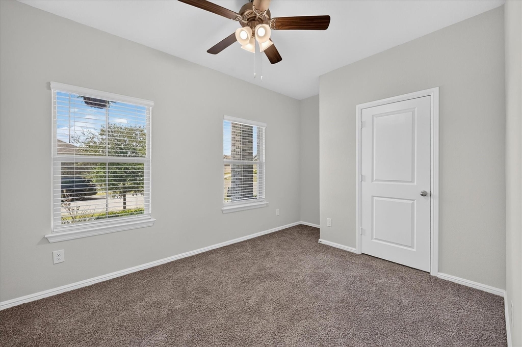 8812 Russano Road - Photo 20