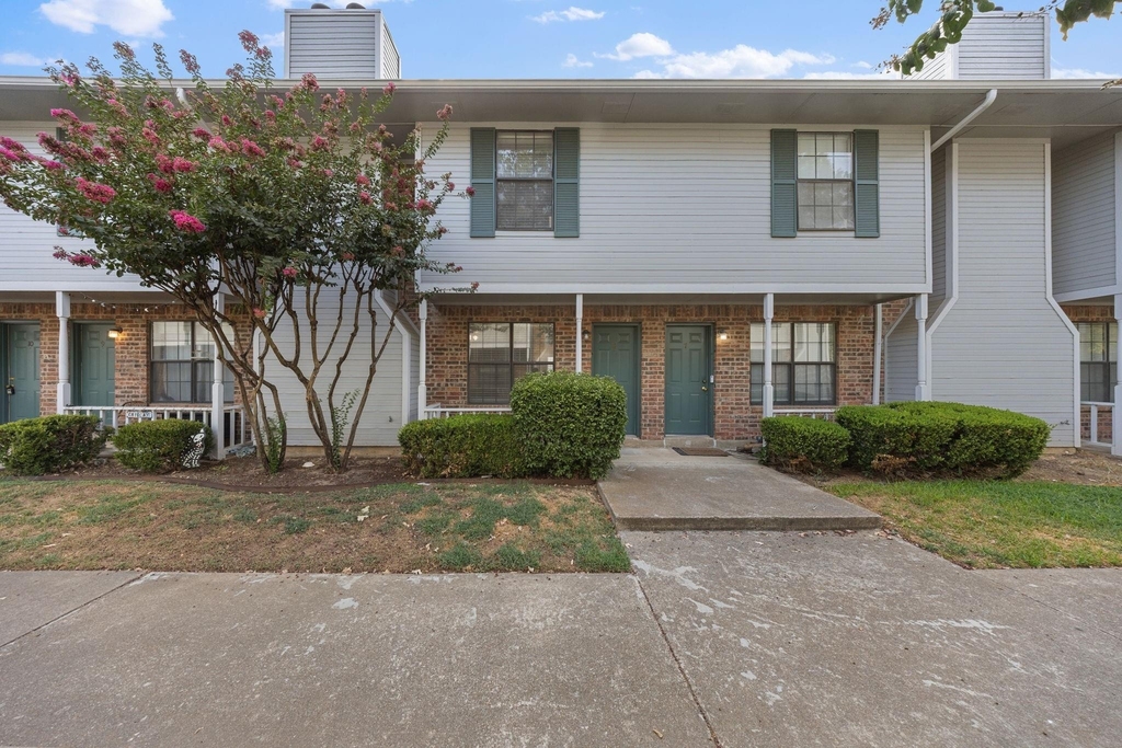 929 W Hickory Street - Photo 3