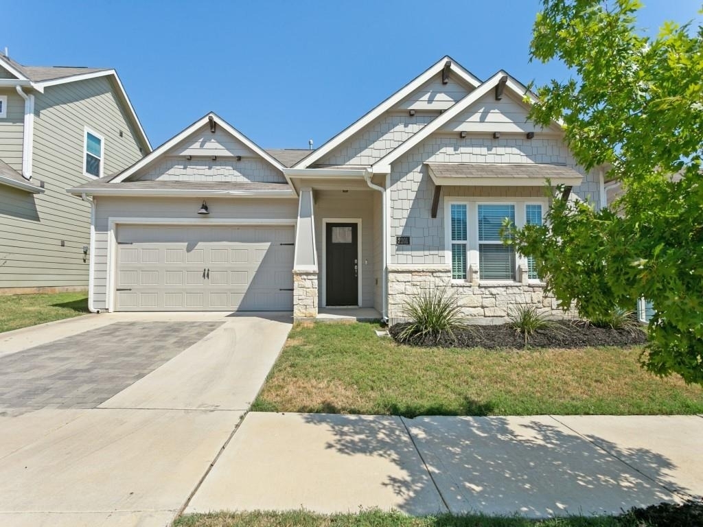 2201 Paxton Way - Photo 0