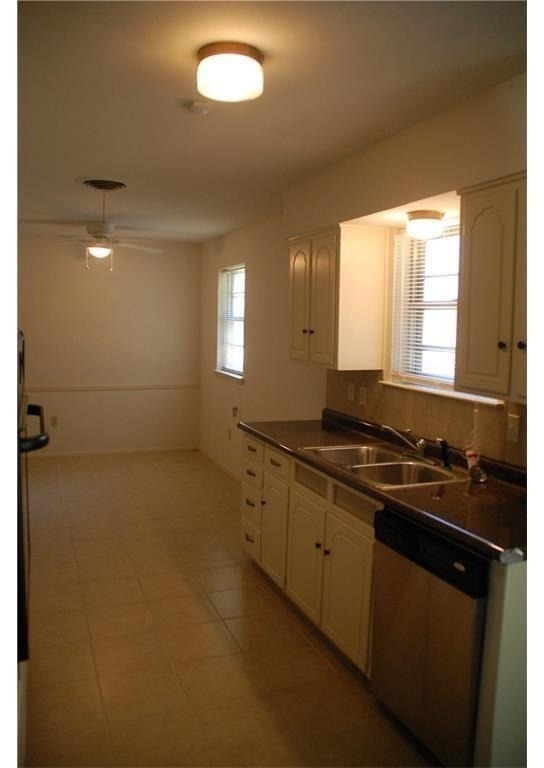 409 Wilshire Drive - Photo 5