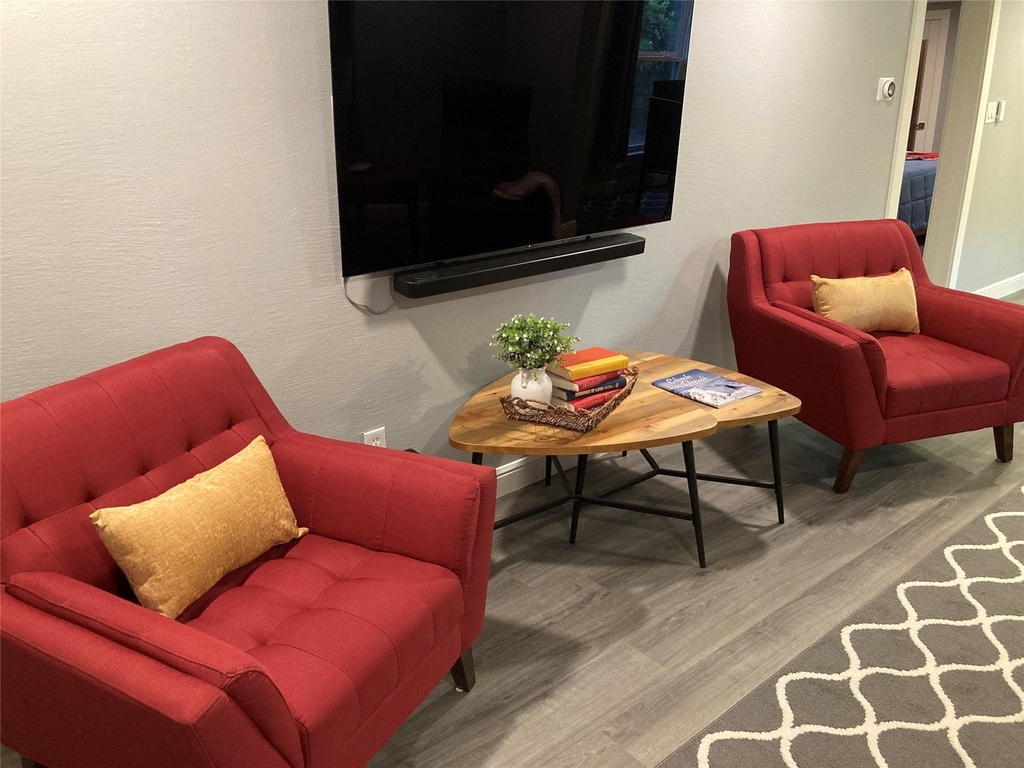 936 Jean Street - Photo 2