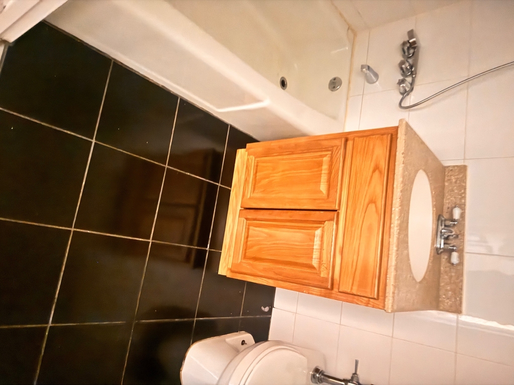 16-66 Bell Boulevard - Photo 11