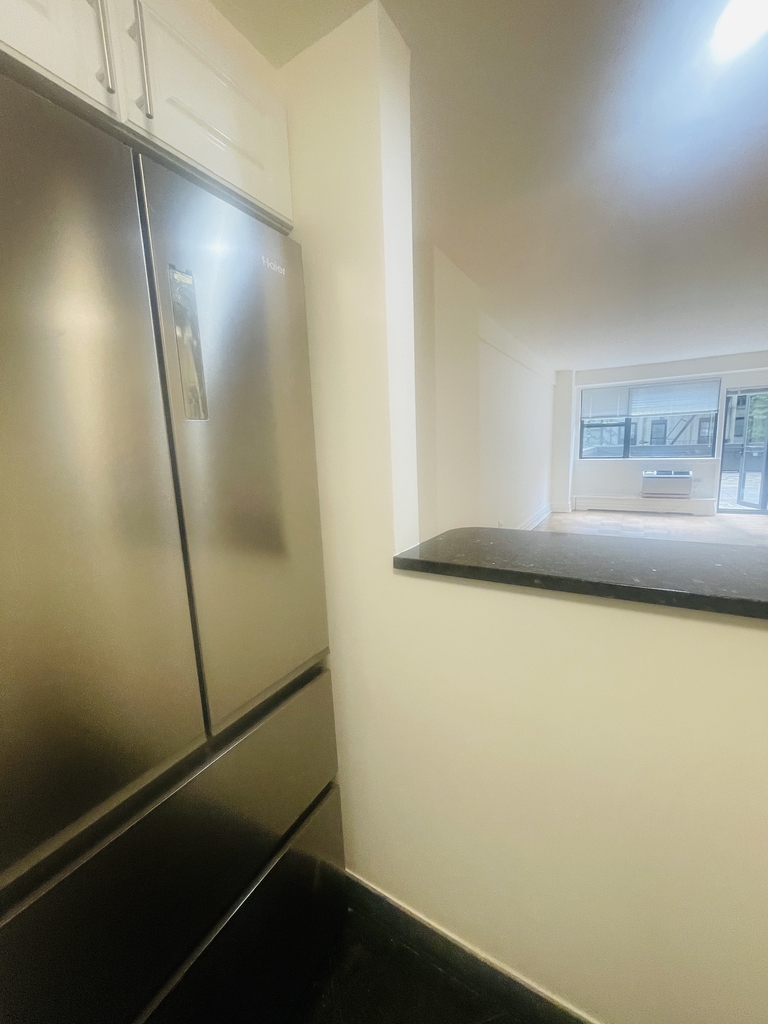  East 79th Street - Photo 4