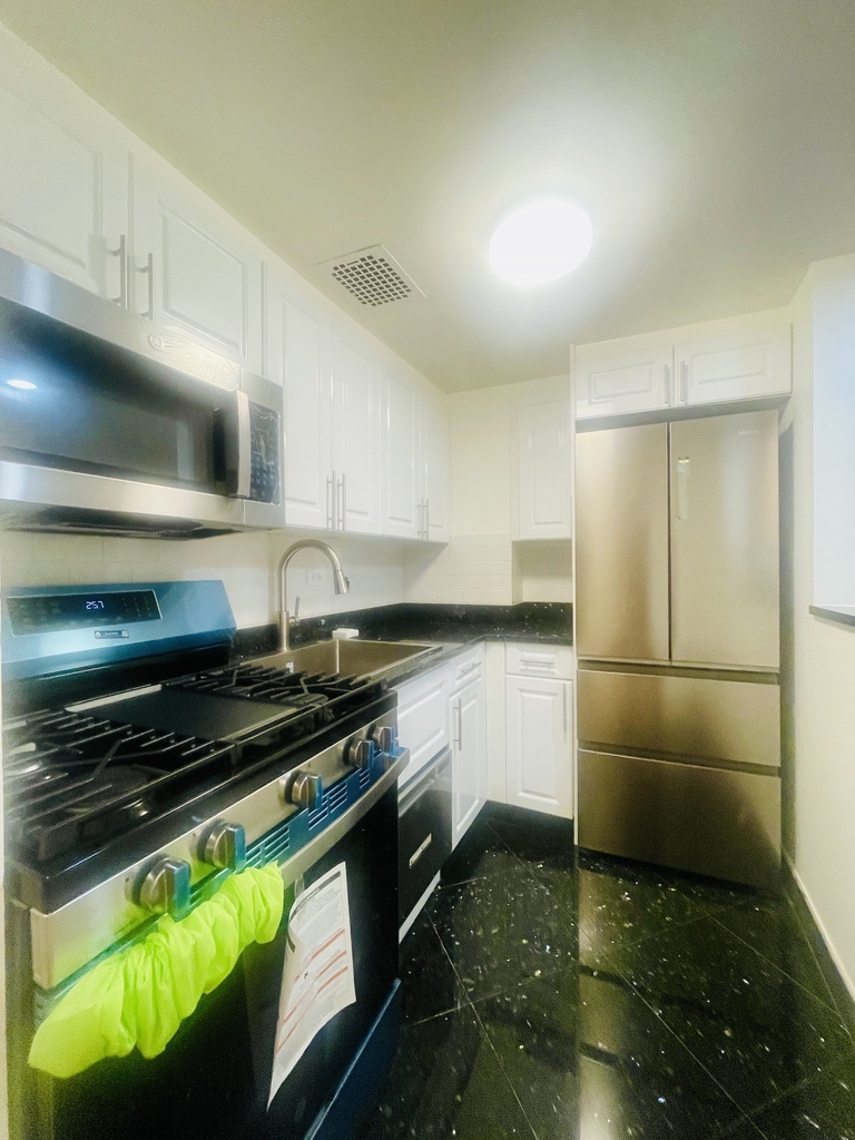  East 79th Street - Photo 5