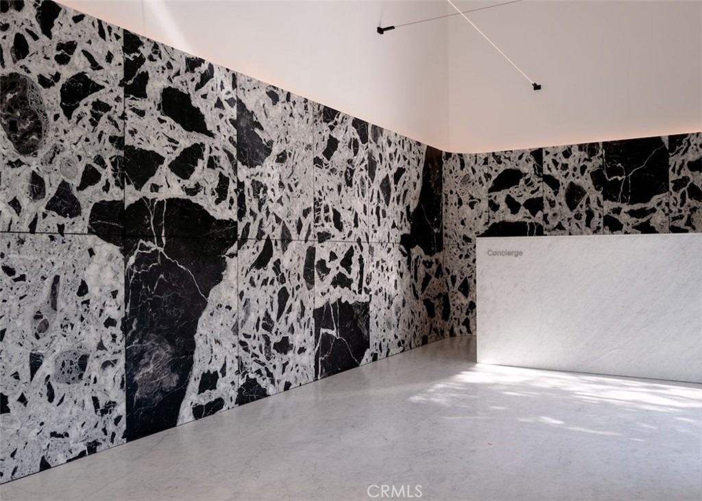 838 N Kings Road - Photo 4