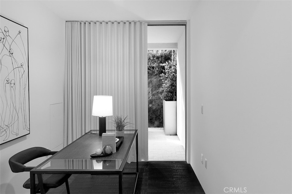 838 N Kings Road - Photo 1