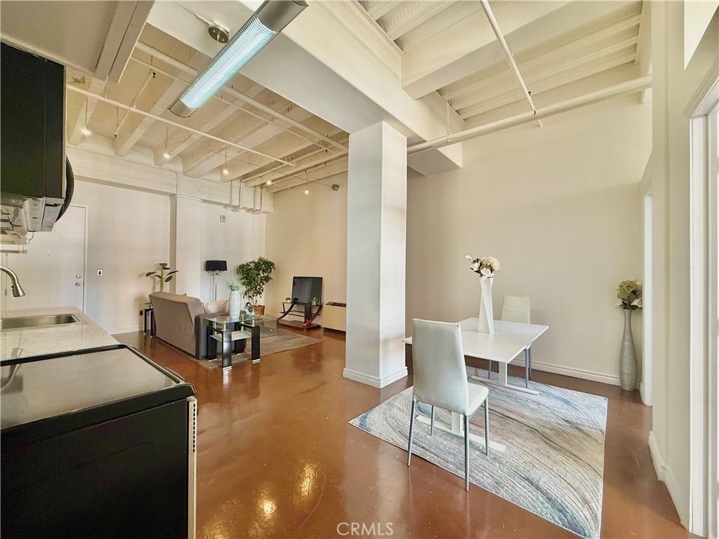312 W 5th Street - Photo 6
