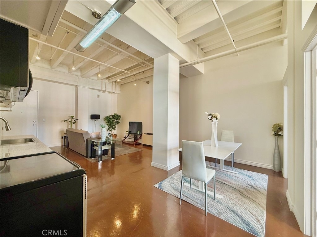 312 W 5th Street - Photo 5