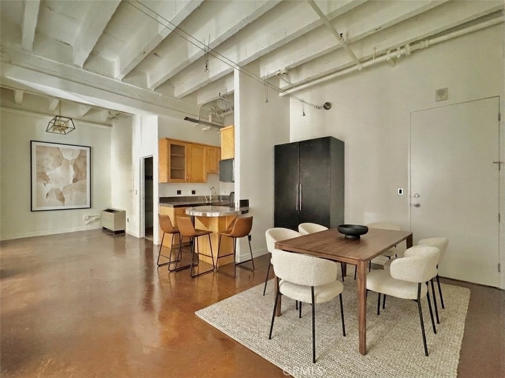312 W 5th Street - Photo 2