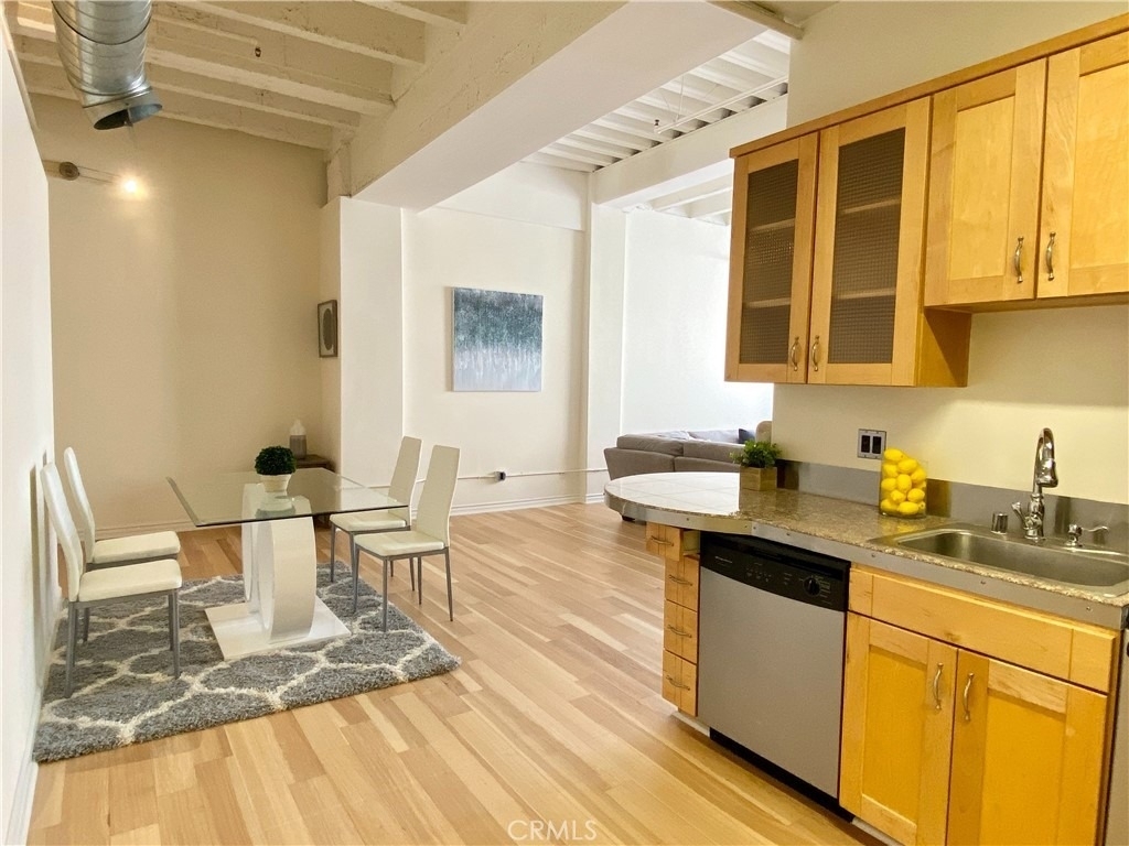 312 W 5th Street - Photo 12