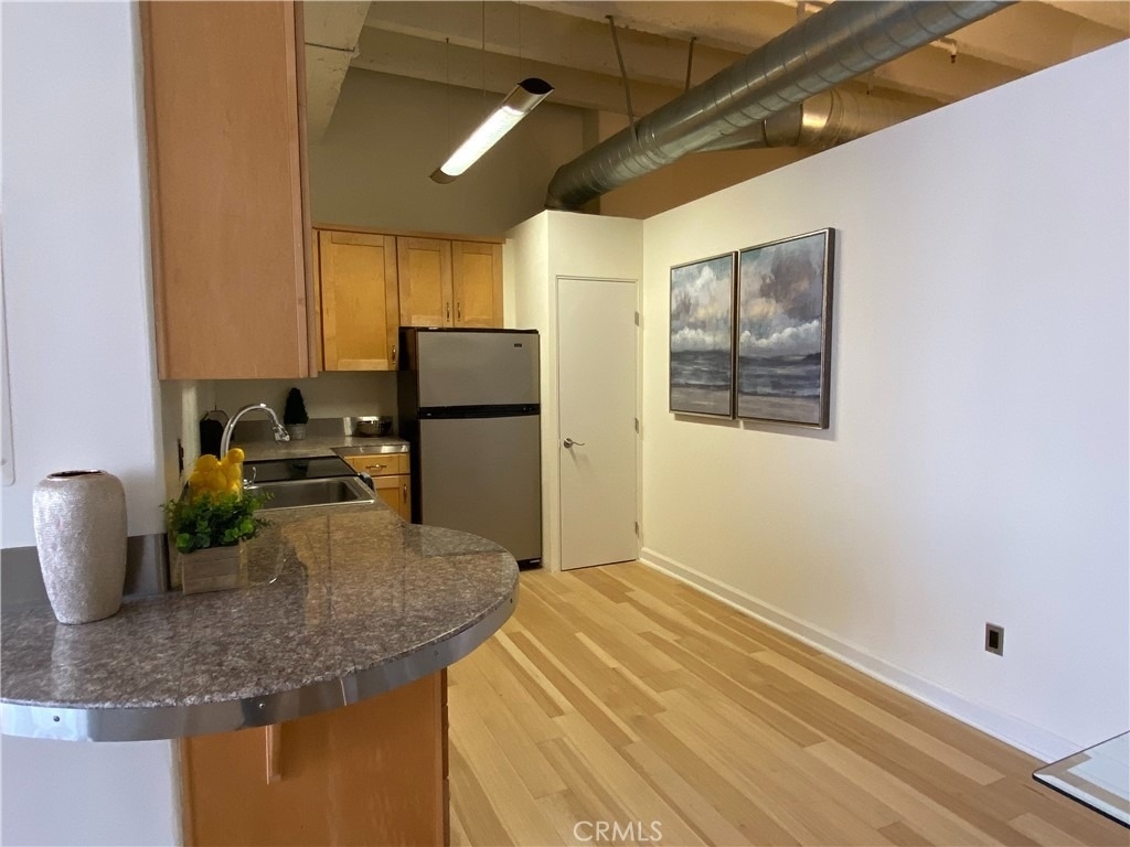 312 W 5th Street - Photo 11