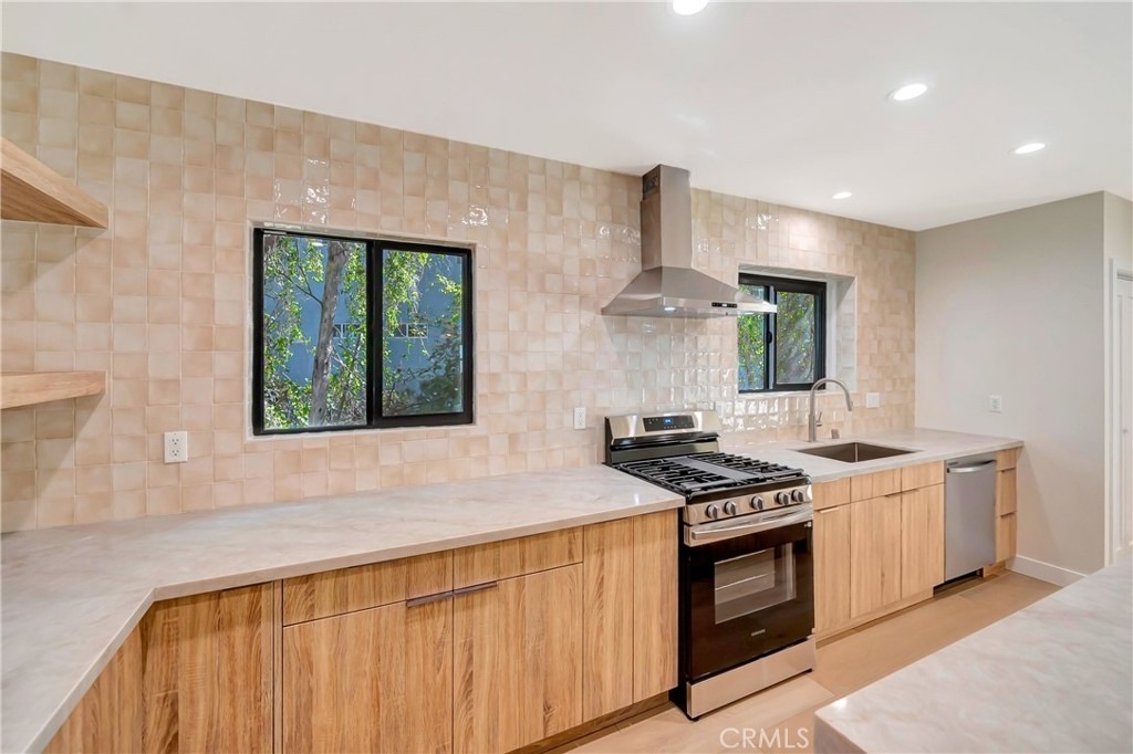 4419 Tyrone Street - Photo 11