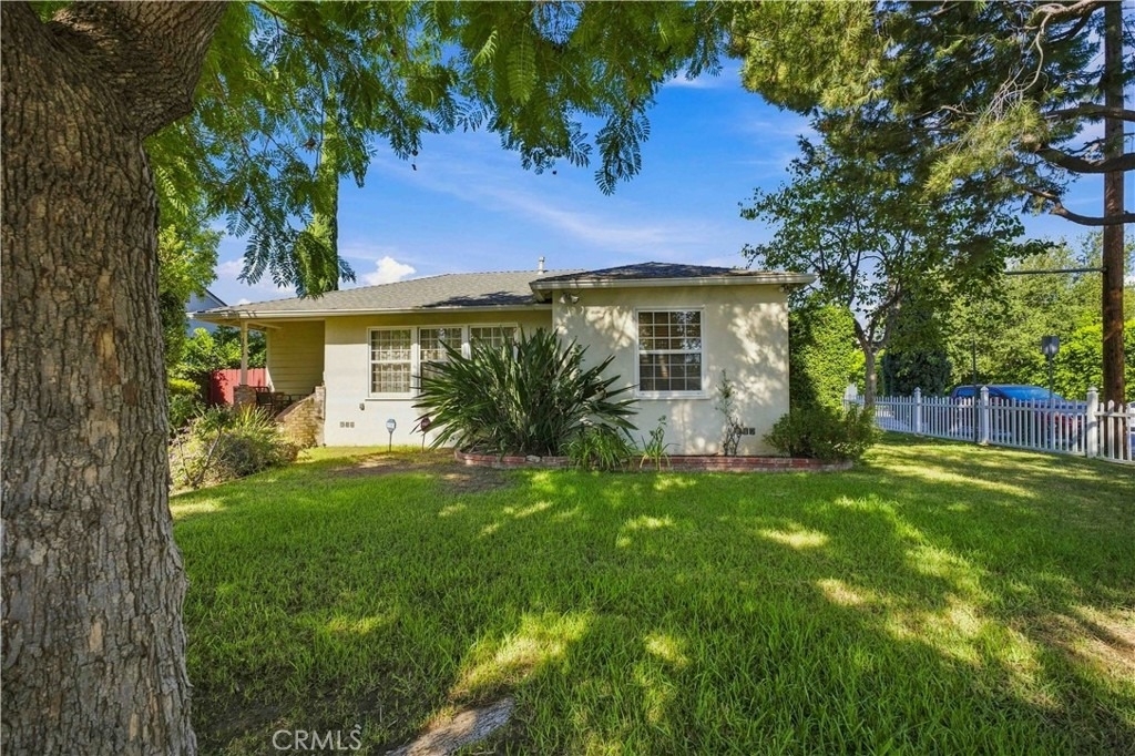 5017 Rubio Avenue - Photo 0