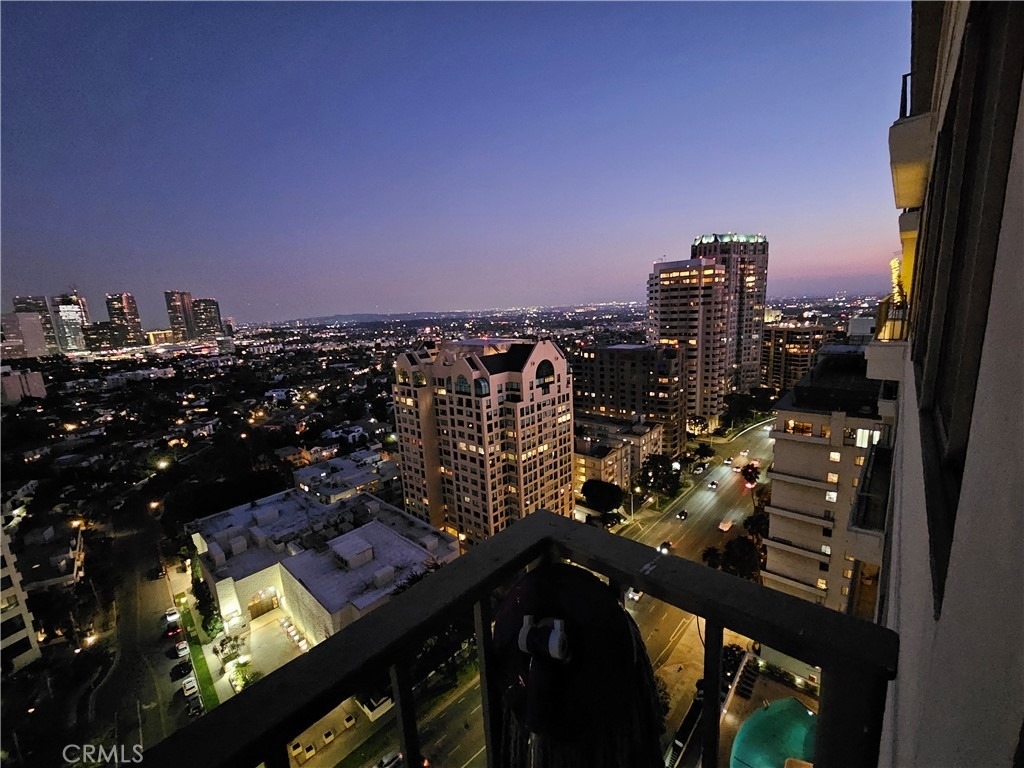 10501 Wilshire Boulevard - Photo 1