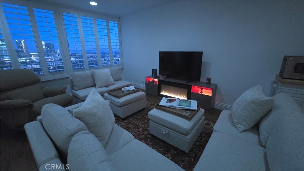10501 Wilshire Boulevard - Photo 11