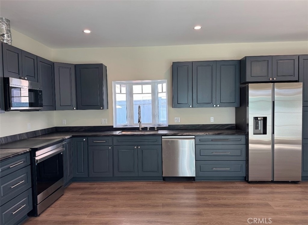 1319 Amapola Avenue - Photo 9