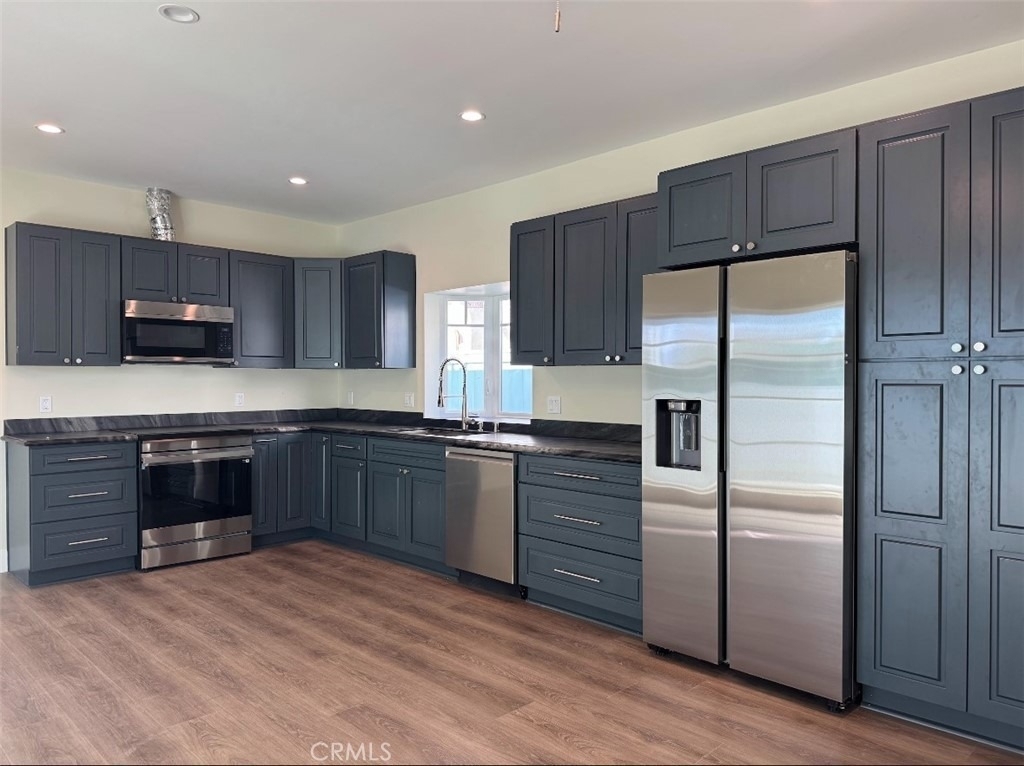 1319 Amapola Avenue - Photo 11