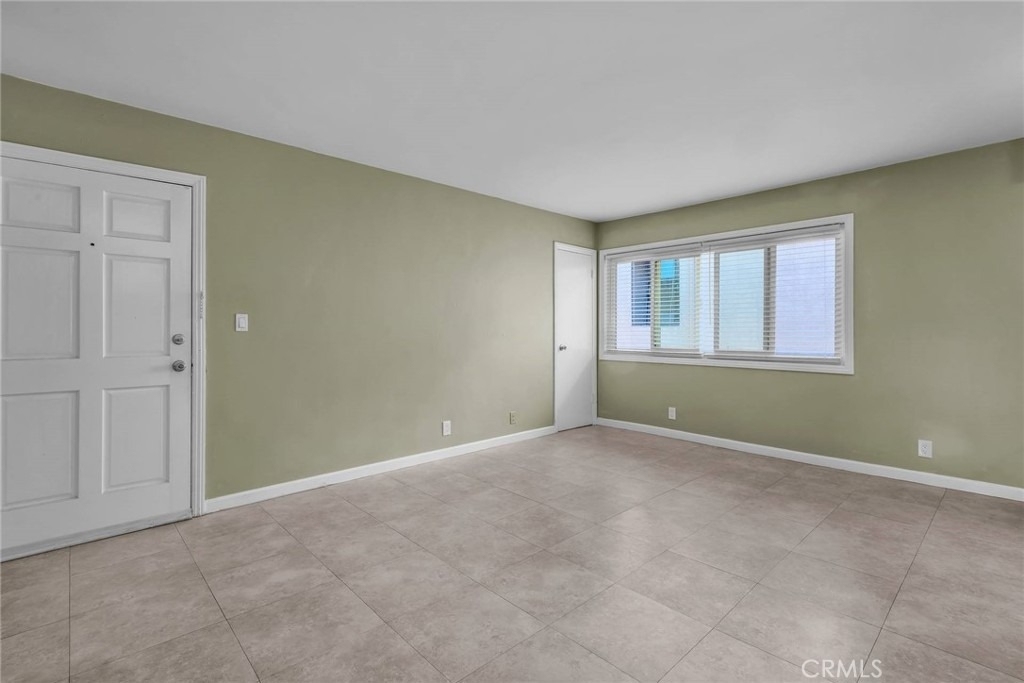 417 N Broadway - Photo 3