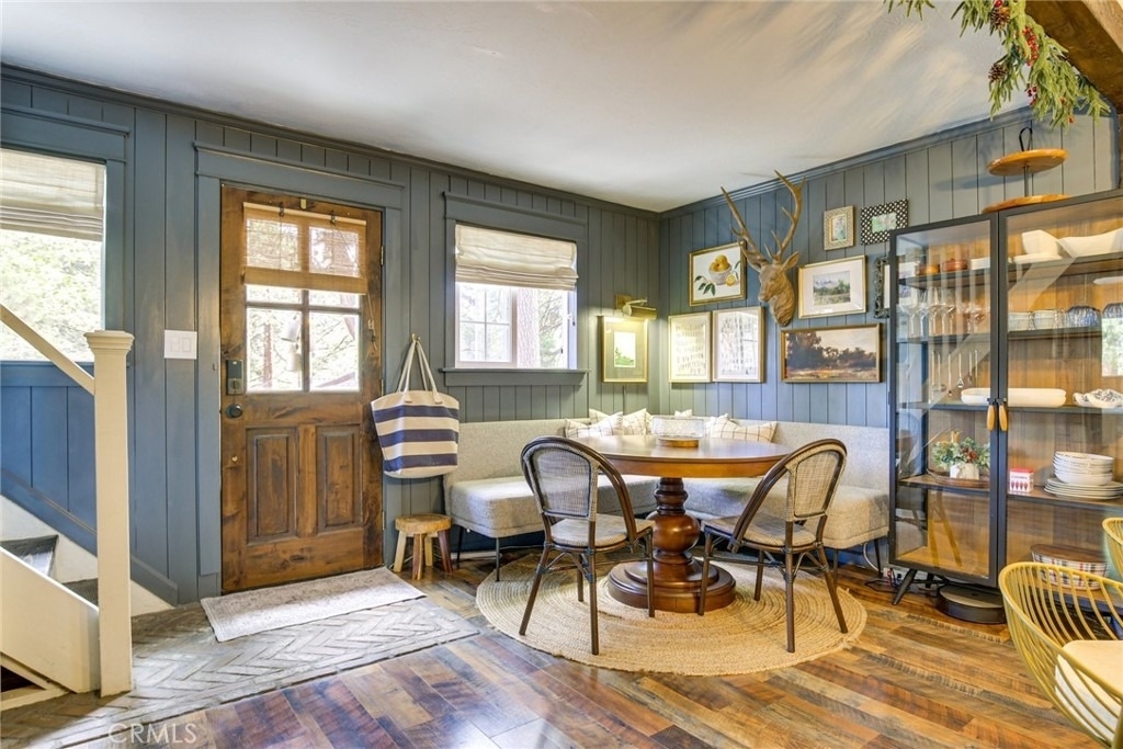 652 E Victoria Court - Photo 7