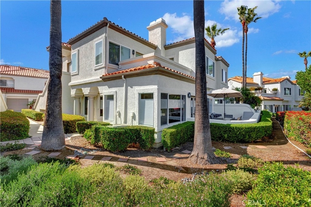 18 Tennis Villas - Photo 0