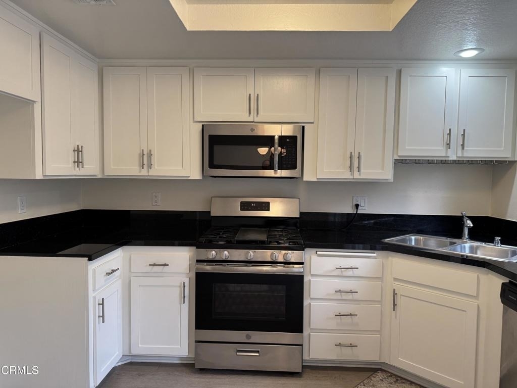 234 S 5th Avenue - Photo 1