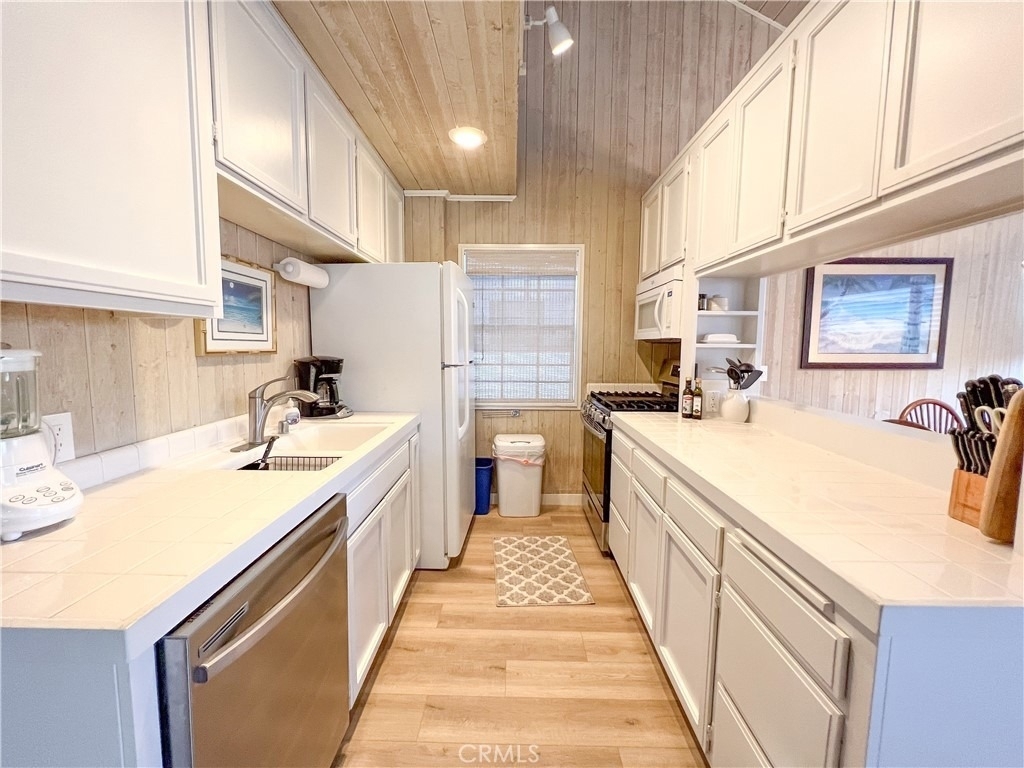 315 1/2 Diamond Avenue - Photo 5