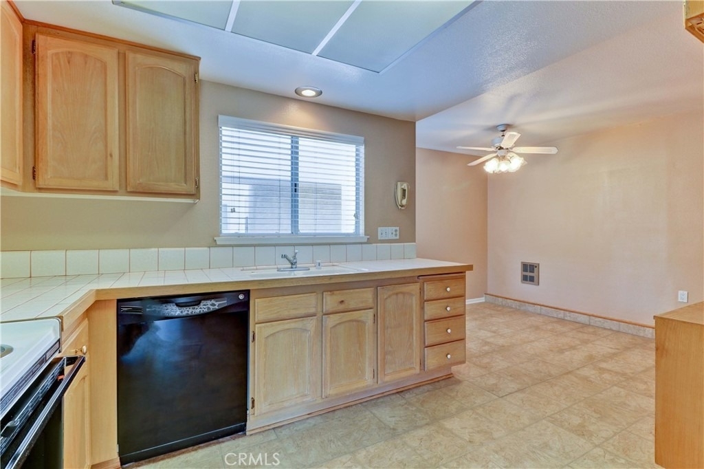 2396 W Via Mariposa W - Photo 9