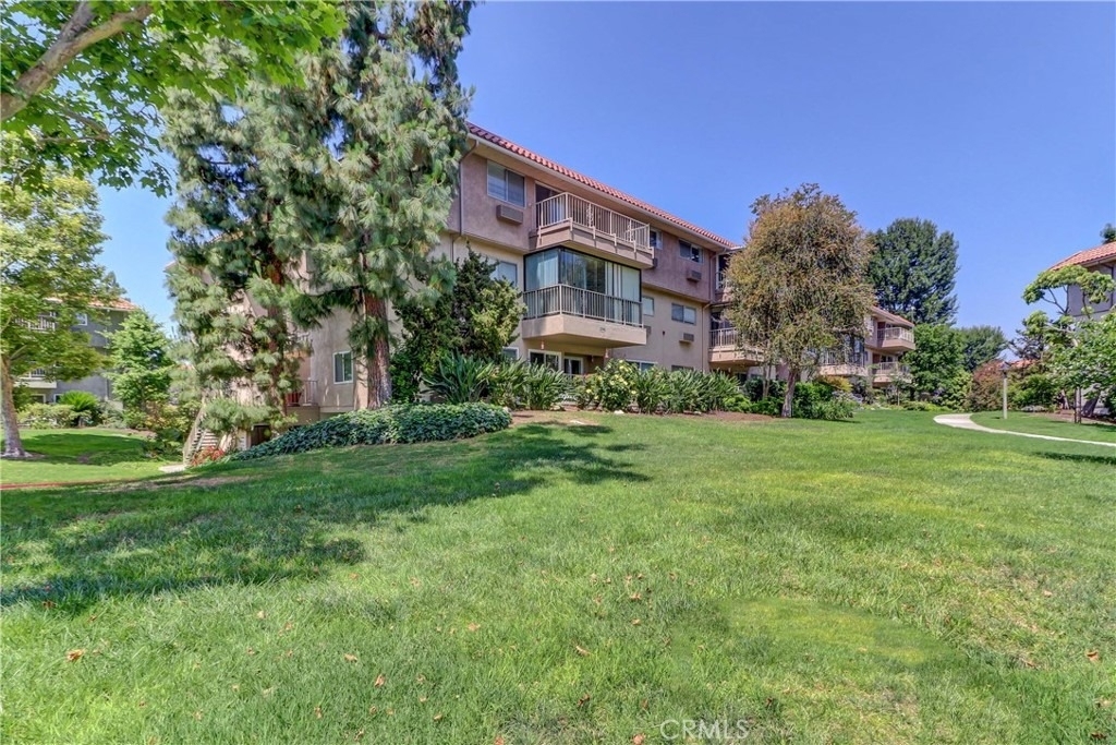 2396 W Via Mariposa W - Photo 31