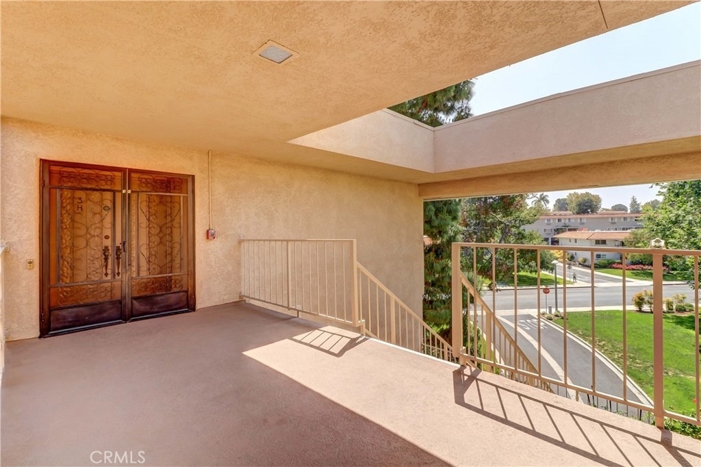 2396 W Via Mariposa W - Photo 28