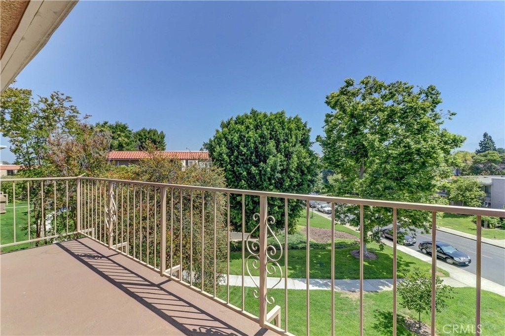 2396 W Via Mariposa W - Photo 24