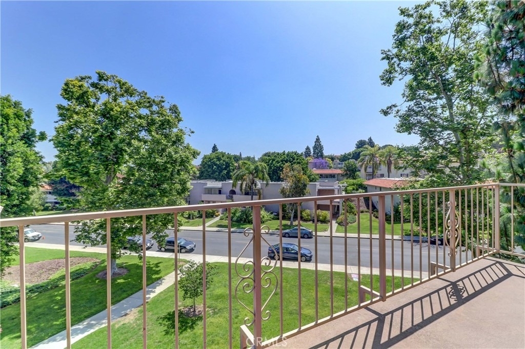 2396 W Via Mariposa W - Photo 25