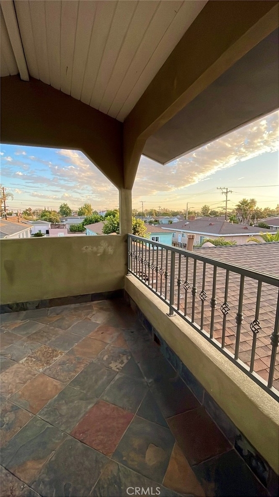 10818 Yukon Avenue - Photo 16