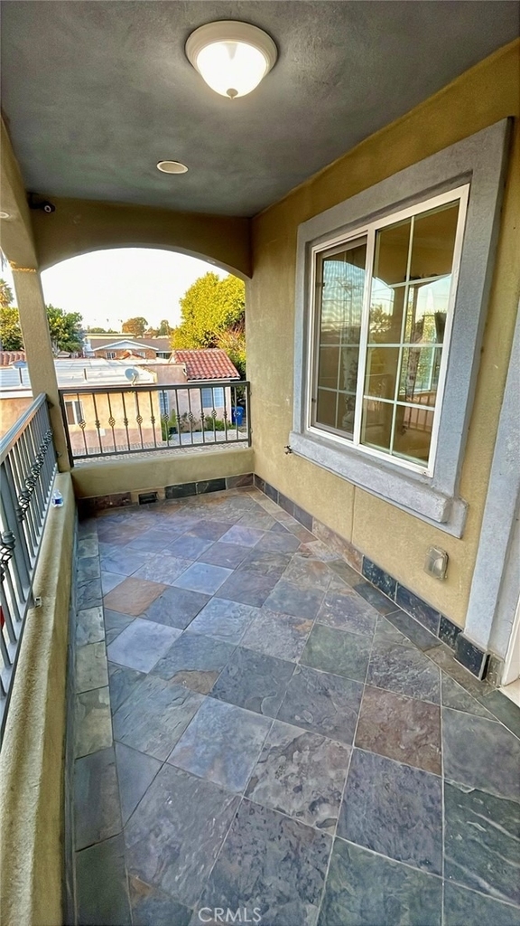 10818 Yukon Avenue - Photo 1