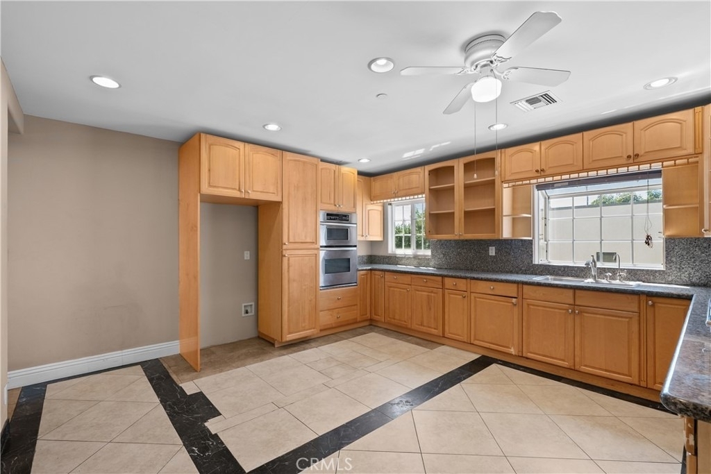 1220 Western Avenue - Photo 4