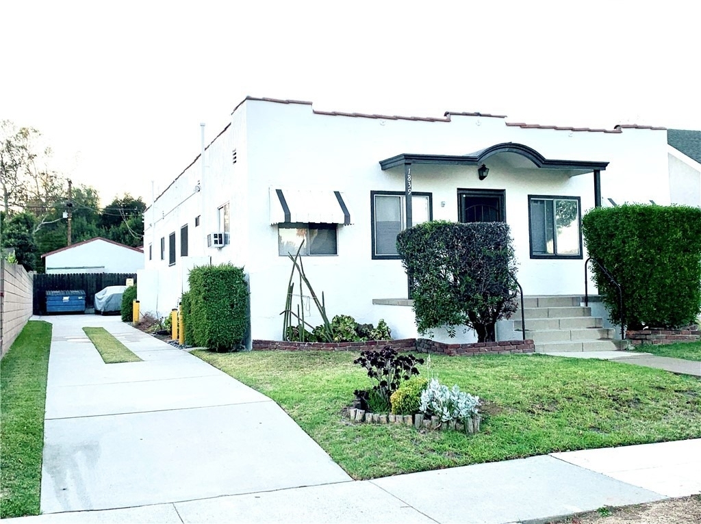 1839 Curtis Avenue - Photo 0